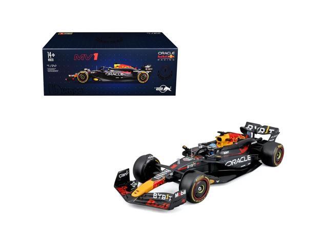 Red Bull Racing RB20 #1 'Oracle' Winner F1 Championship 'Drivers' Champion' (2024) with Case 1/24 Diecast Model Car by Bburago