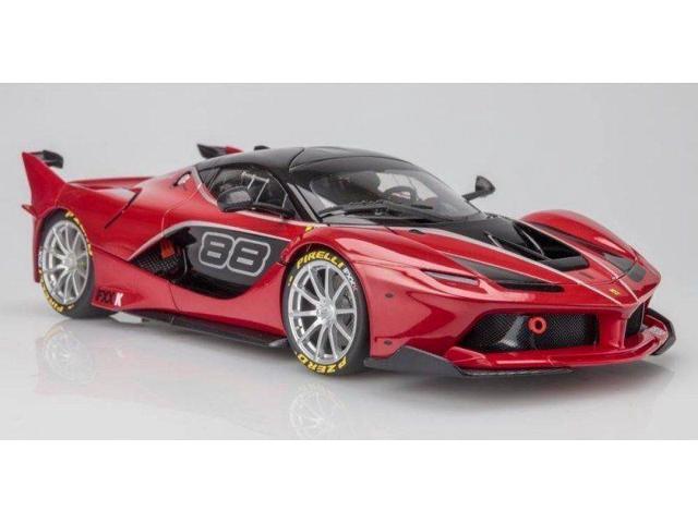 Ferrari FXX-K #88 Red 'Signature Series' 1/18 Diecast Model Car by Bburago