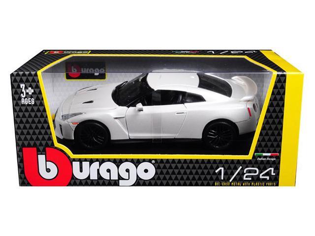 2017 Nissan GT-R R35 White 1/24 Diecast Model Car by BBurago