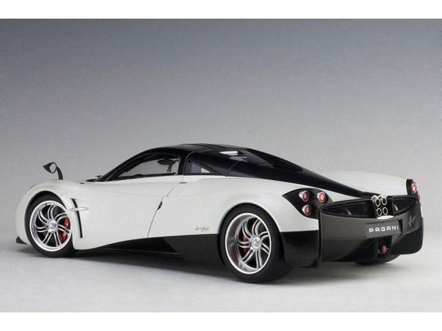 Pagani Huayra White 1/12 Model Car by Autoart