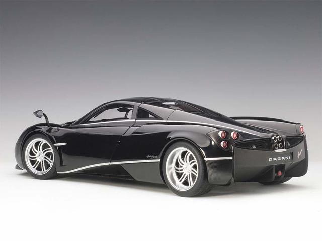 Pagani Huayra Gloss Black with Silver Stripes and Silver Wheels 1/12 Model Car by Autoart