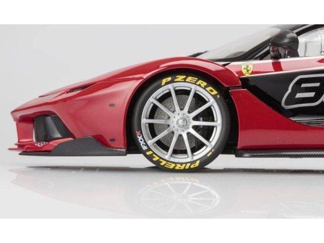 Ferrari FXX-K #88 Red 'Signature Series' 1/18 Diecast Model Car by Bburago