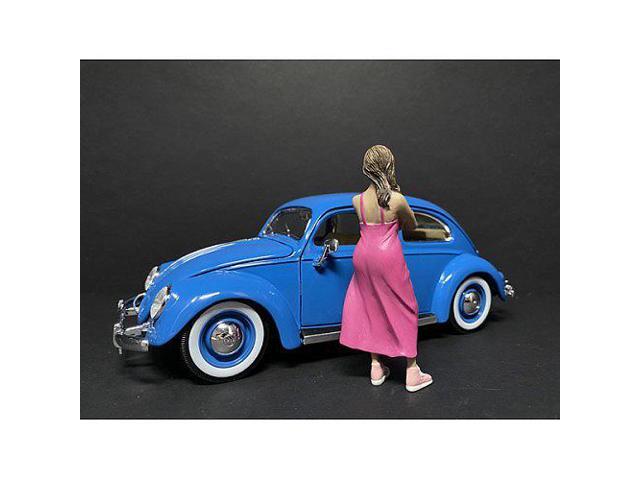 'Partygoers' Figurine II for 1/24 Scale Models by American Diorama