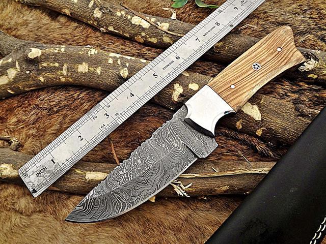 9' Long hand forged Damascus steel Hunting knife, 4.5' full tang blade, Natural rose wood scale with Brass bolster, Cow hide Leather sheath