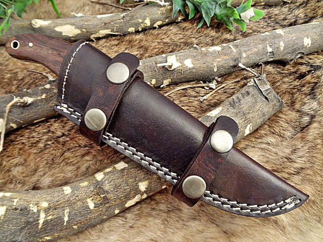 9.5' Long hand forged Damascus steel full tang blade skinning Knife, Natural Rose wood with Brass bolster scale, Cow hide Leather sheath