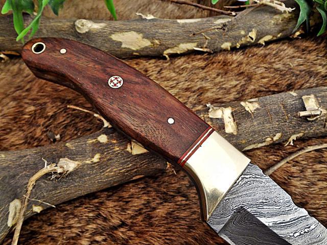 9.5' Long hand forged Damascus steel full tang blade skinning Knife, Natural Rose wood with Brass bolster scale, Cow hide Leather sheath