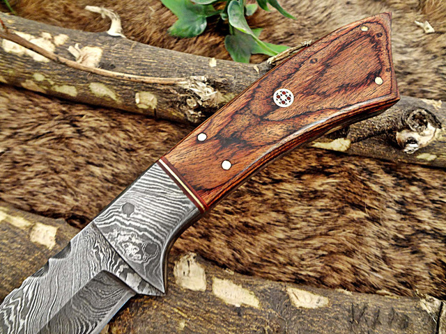 11' Long hand forged Damascus steel full tang clip point blade skinning Knife, Natural Rose wood with Brass bolster, Cow Leather sheath