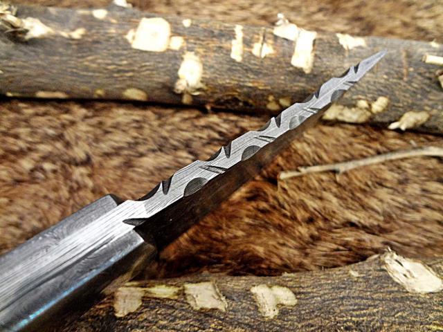 7' long compact Hand Forged Damascus Steel wide blade skinning Knife with 3.5' cutting, Natural camel bone scale with Damascus Bolster, Cow Hide...