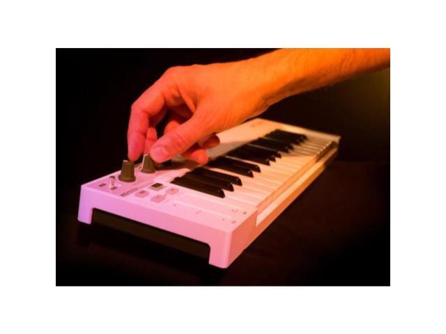 Arturia KeyStep USB MIDI Controller and Polyphonic Sequencer