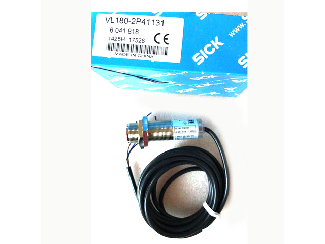 SICK VL180-2P41131 Cylindrical Photoelectric Sensors,PNP,New