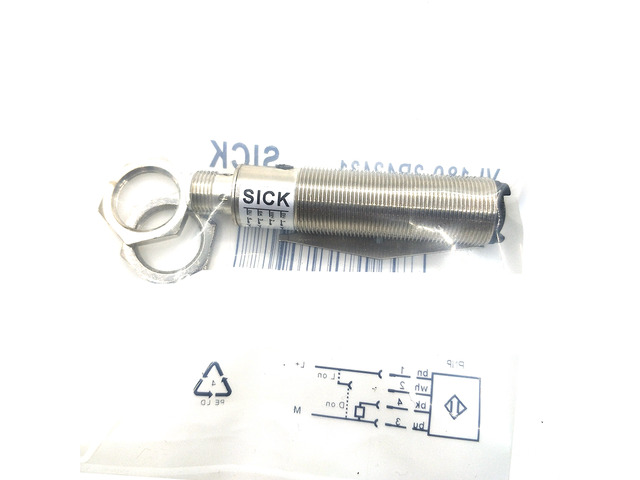 SICK VL180-2P42431 Cylindrical photoelectric sensors,PNP,New