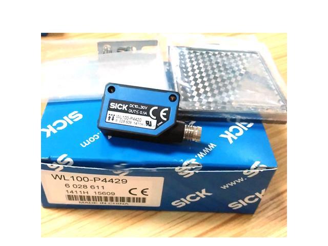 SICK WL100-P4429 Photoelectric Retro-reflective Sensor,PNP,New
