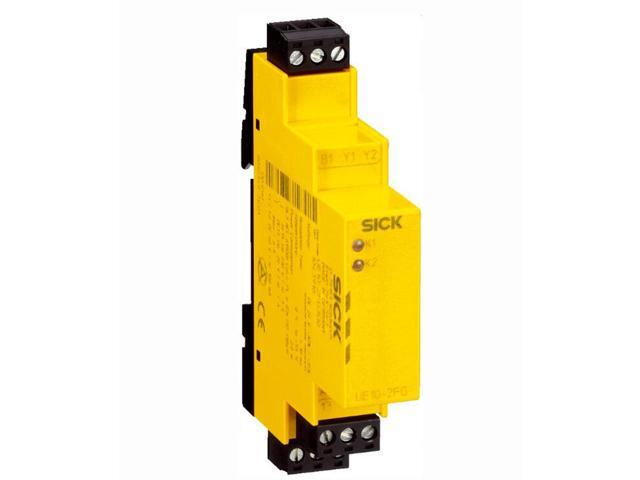 SICK UE10-2FG3D0 Plug-in Screw-type Terminals,NPN,PNP,New