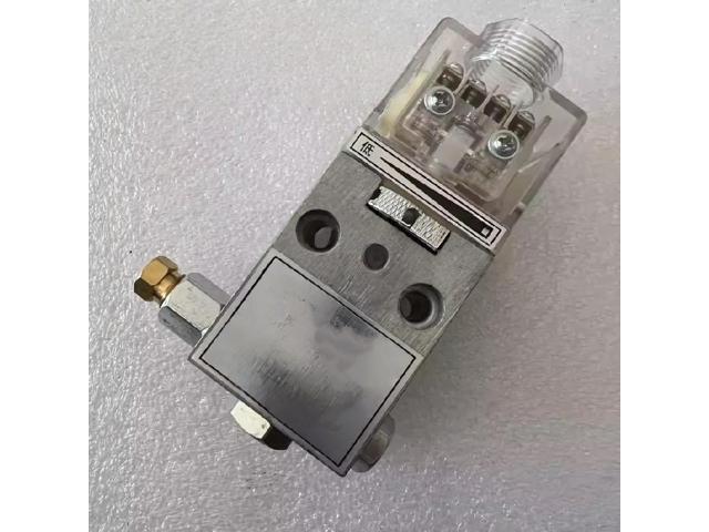 FOR 1PCS FOR Injection Molding Machine Parts EY30-2 Grease Lubrication Pressure Relay EY25-2 Light Oil Lubrication Switch