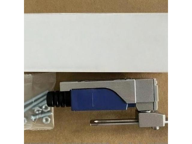 FOR 1PCS XCE-145C Roller type limit switch XCE145C
