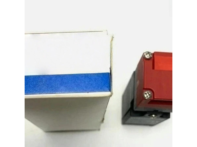 FOR 1PCS D4NS-1AF 1CF Limit Switch F 8AF Door Switch