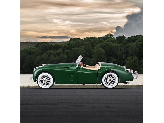 Bburago 1:24 Scale Jaguar (1951) XK 120 Classic Roadster Car Alloy Diecast Model Star Collection Series (Color: Green)