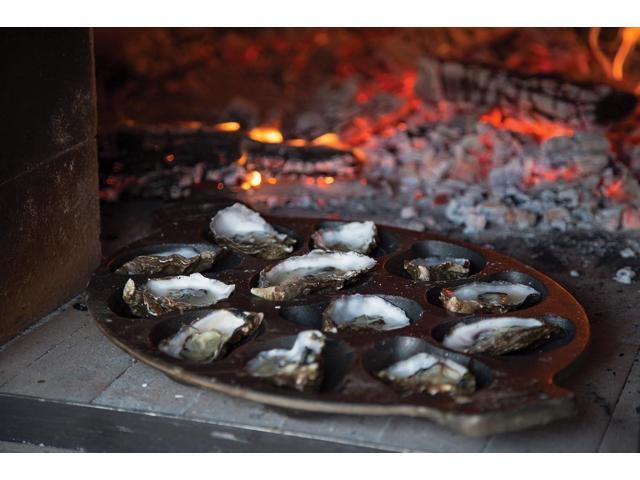 Outset 76225 Cast Iron Oyster Grill Pan, 12 Cavities, Black