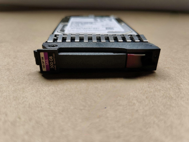 For HP 785099-B21 785407-001 300GB 15K RPM 12G SFF 2.5