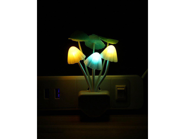 Gemdeck Sensor Led Night Light, Color Changing Plug-in LED Mushroom Dream Bed Lamp