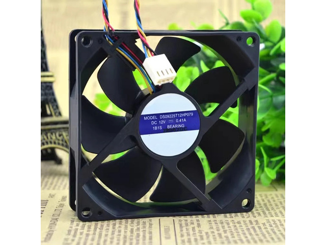 DS09225T12HP079 DC12V 0.41A 9025 92x92x25mm 4Wire PWM CPU Cooling Fan Thermostat