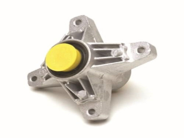 Spindle For CUB CADET 1515 2130 2146 2155 2164 2166 Lawn Tractors