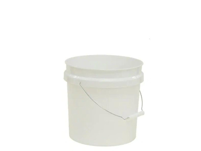 United Solutions 2 Gal. White Bucket # 150679 # PN0193