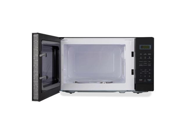Black and Decker 0.7 Cu Ft LED Digital Microwave Oven in Black with Child Safety Lock