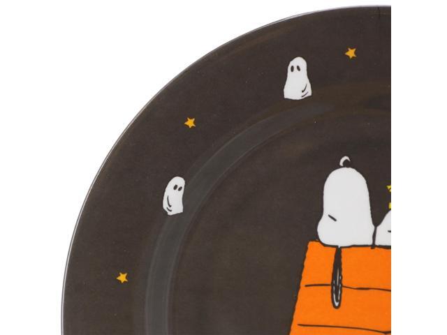 Peanuts Snoopy Pumpkin 12 Piece Melamine 10.5 Inch Dinner Plate Set in Black