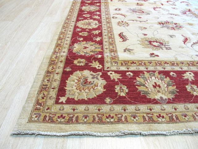 Ivory/Red Hand Knotted Wool Traditional Peshawar Rug, Made in India
