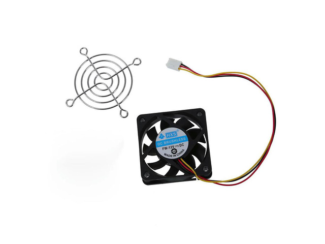 Ruth's sister 60mm x 60mm x 15mm 3 Pins Cooling Fan w Metal Finger Guards