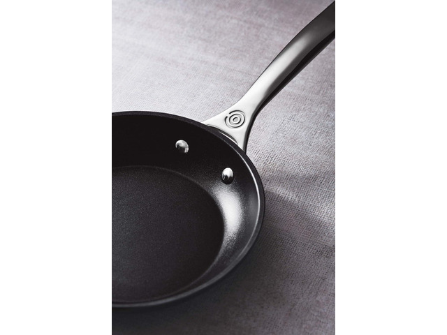 Le Creuset Toughened Nonstick PRO Cookware Set, 2 pc. (9.5' & 11' Fry Pan)
