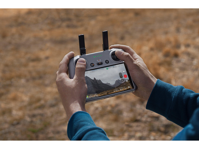 The DJI RC 2 drone controller with a built-in screen is compatible with models such as the Lito X1, Lito 1, Avata 360, Neo, Neo 2, Mini 4 Pro, Mini...