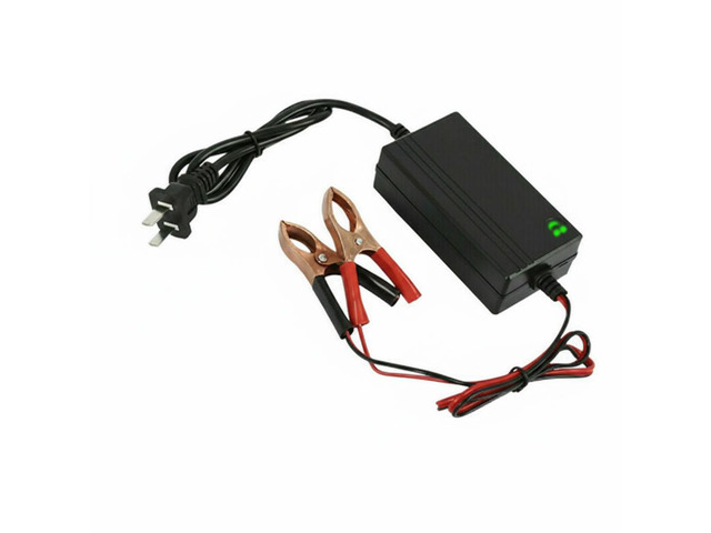 Portable 12V Auto Car Battery Charger Truck Trickle Maintainer Boat Motorcycle