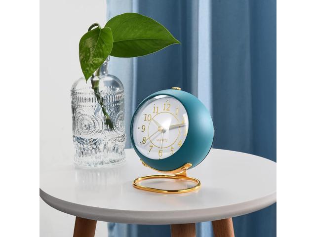 Analog Alarm Clocks,Retro Backlight Cute Simple Design Small Desk Clock with Night Light,Silent Non-Ticking,Battery Powered,for...