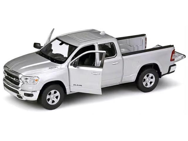 2019 RAM 1500 Pickup Truck Silver Metallic 'NEX Models' Series 1/27 Diecast Model Car by Welly