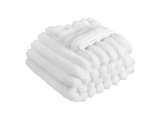 Soft Throw Blanket 50 x 60 Inches / 1270 x 1524 mm Faux Fur Cozy Bed Blanket
