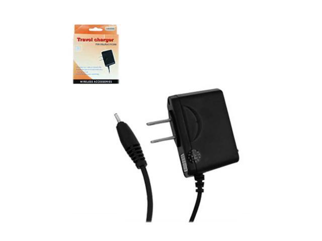 REIKO PORTABLE 3.5MM USB TRAVEL ADAPTER CHARGER WITH BUILT IN CABLE IN BLACKBLACK