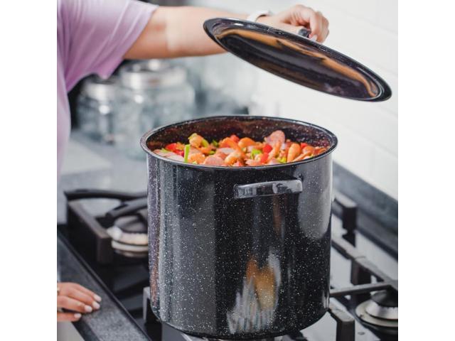 Granite Ware 15.5 Qt Steamer with Lid. Enameled steel perfect for seafood, soups or sauces.