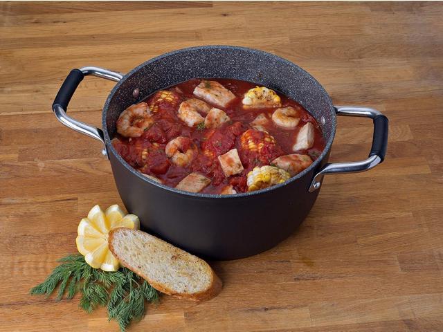 DaTerra Cucina 5 Qt Nonstick Dutch Oven w/Lid Made in Italy PTFE, Cadmium, Lead and PFOA free proprietary nontoxic ceramic coating Oven Safe...
