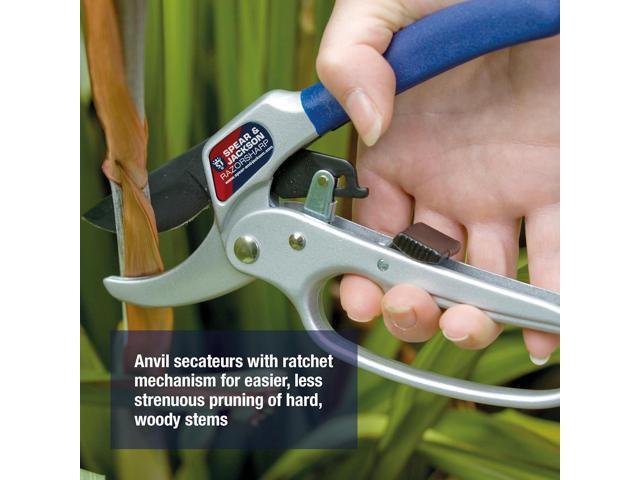 Spear & Jackson 6358RS Razorsharp Ratchet Anvil Pruners / Pruning Shears with Loop Handle. Clean & Easy Cutting. Cuts Thick Branches