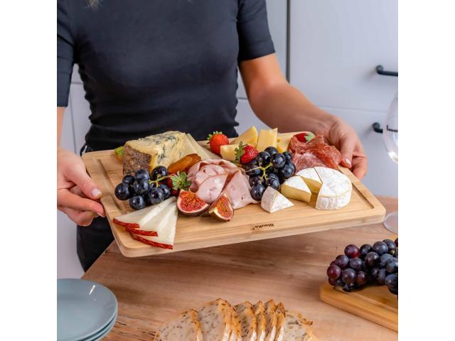 Wood Cutting Board for Kitchen - 15x10' Large Bamboo Cutting Board with Juice Groove and Handles - Wooden Chopping Board, Serving Tray - BlauKe