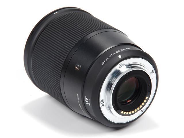 Sigma 16mm f/1.4 DC DN Contemporary Lens for FUJIFILM X - 7PC Accessory Bundle