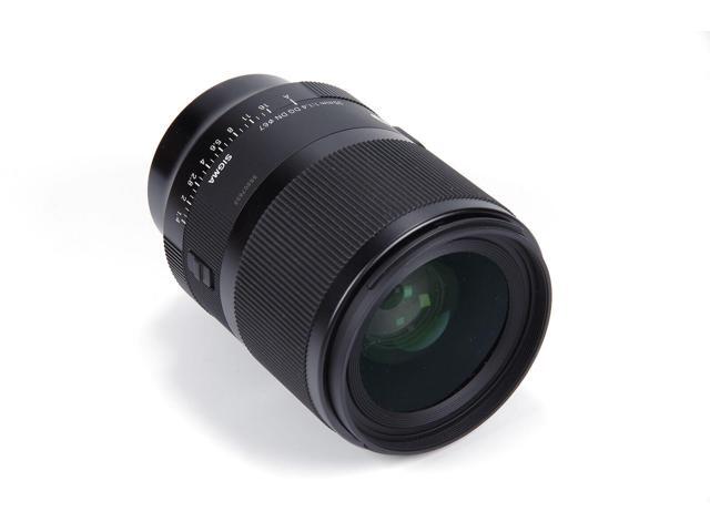 Sigma 35mm f/1.4 DG DN Art Lens for Sony E 303965 - 7PC Accessory Bundle