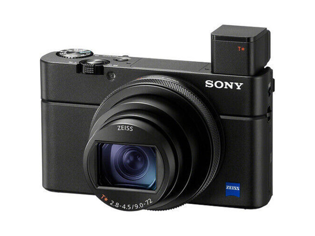 Sony Cyber-shot DSC-RX100 VII Digital Camera DSC-RX100M7 + 64GB Extreme SD