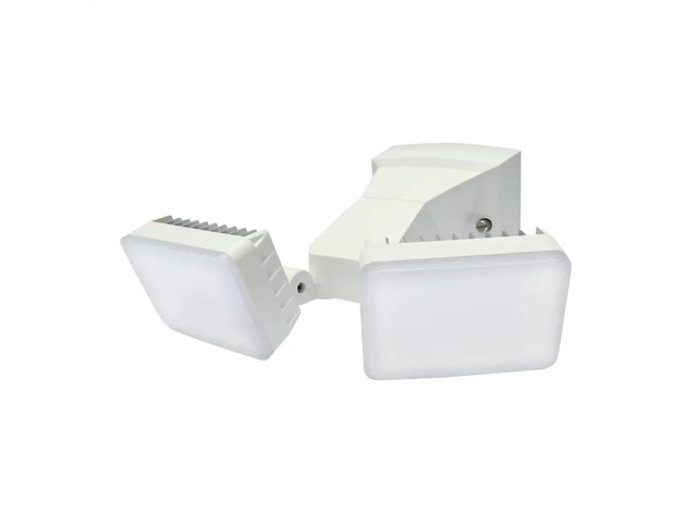 IQ America LED Dusk to Dawn Security Flood Light ? 2100 Lumen