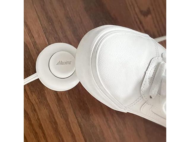 Maxxima 9 ft 3 Outlet Extension Cord - Featuring an Easy to Use On/Off Foot Switch, Ideal to Plug in Lamps, Appliances, Lighting Accessories, or...