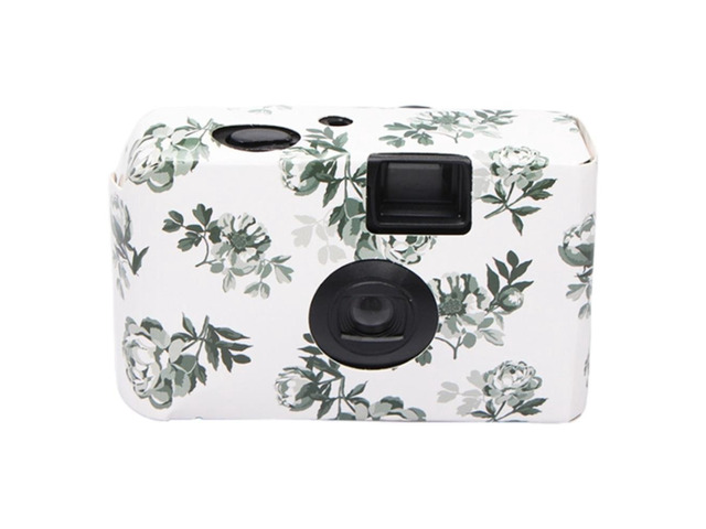 17 Pieces Films + 1x 35mm Disposable Camera, Single-use Film Camera Manual Optical One-time Camera Gift for Children
