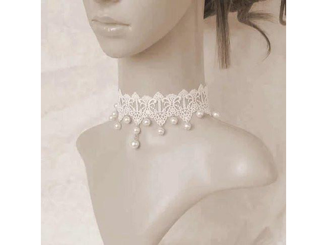 Vista The Touch Of Vintage Victorian Style Crochet Necklace and Bracelet Set - White Gold