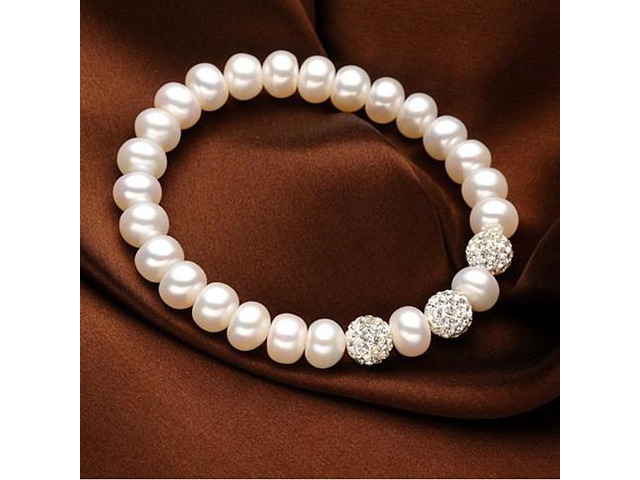 Vista Venus Italian Pearl Bracelet - With 3 Crystal Moon Beads - White Pearl